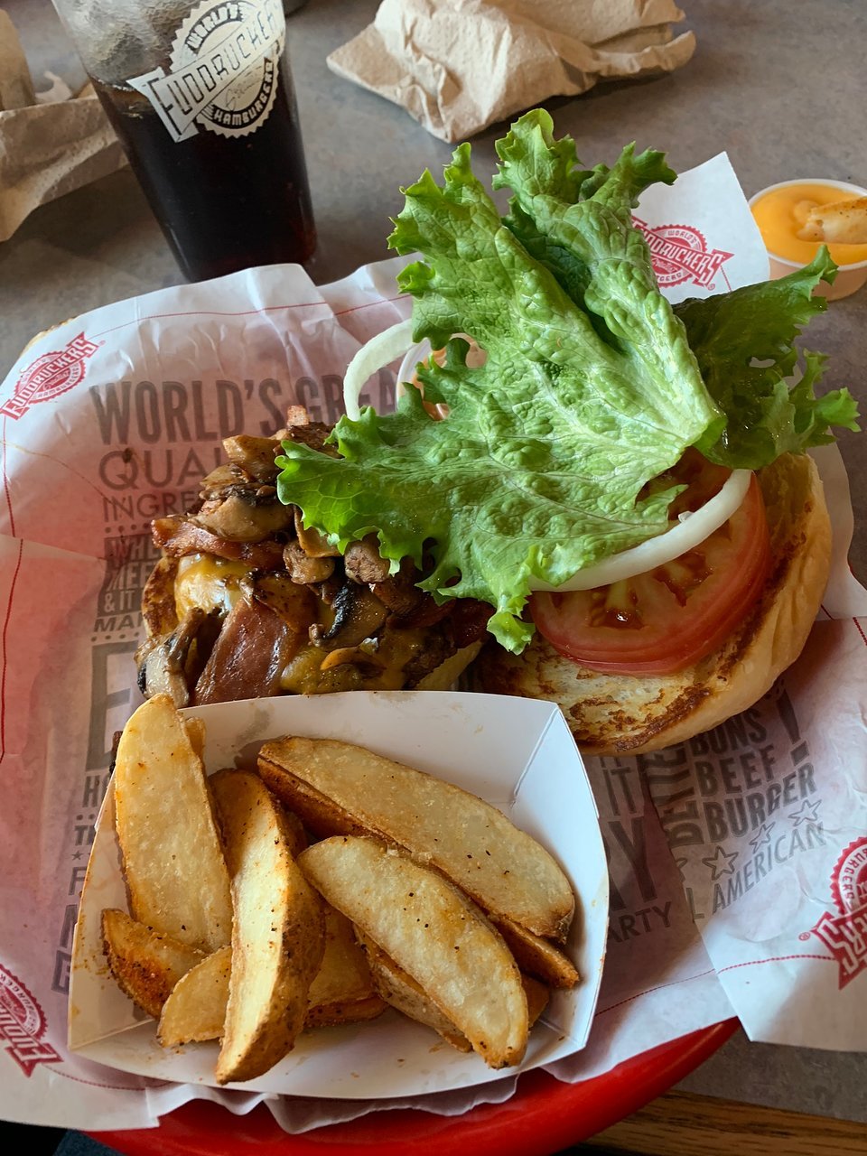 Fuddruckers